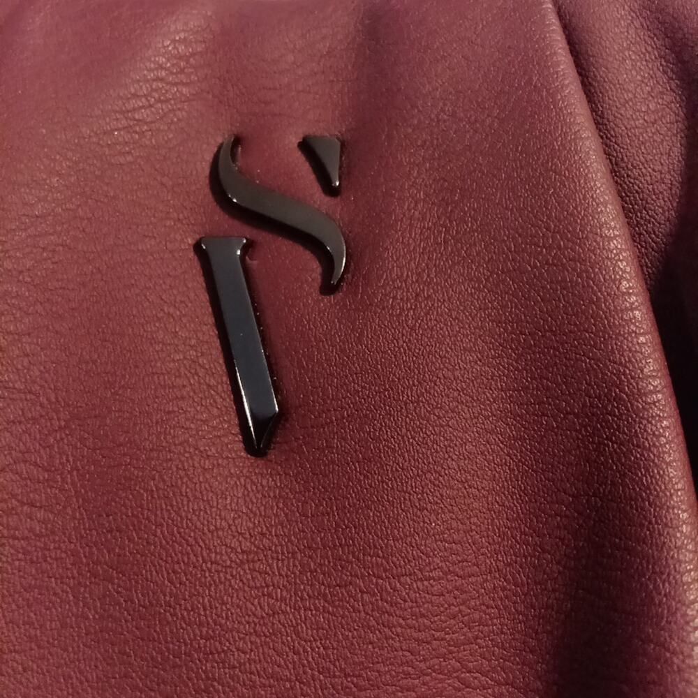 Simply Vera Vera Wang pleated hobo shoulder bag in a maroon or burgundy faux... - Picture 2 of 10